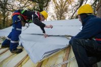 Découvrez Therm’X ADH+, la barrière radiante de sous-toiture avec bandes adhésives intégrées