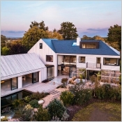 Sous le charme de l'ardoise naturelle : la maison moderne parfaite 